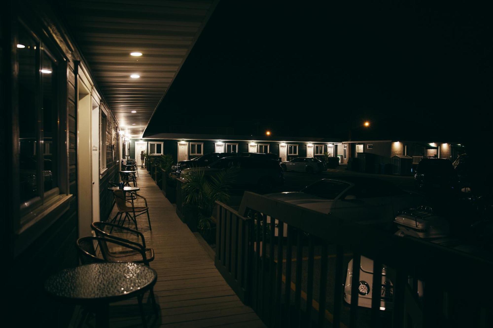 Motel Des Cascades บี-แซ็ง-ปอล ภายนอก รูปภาพ