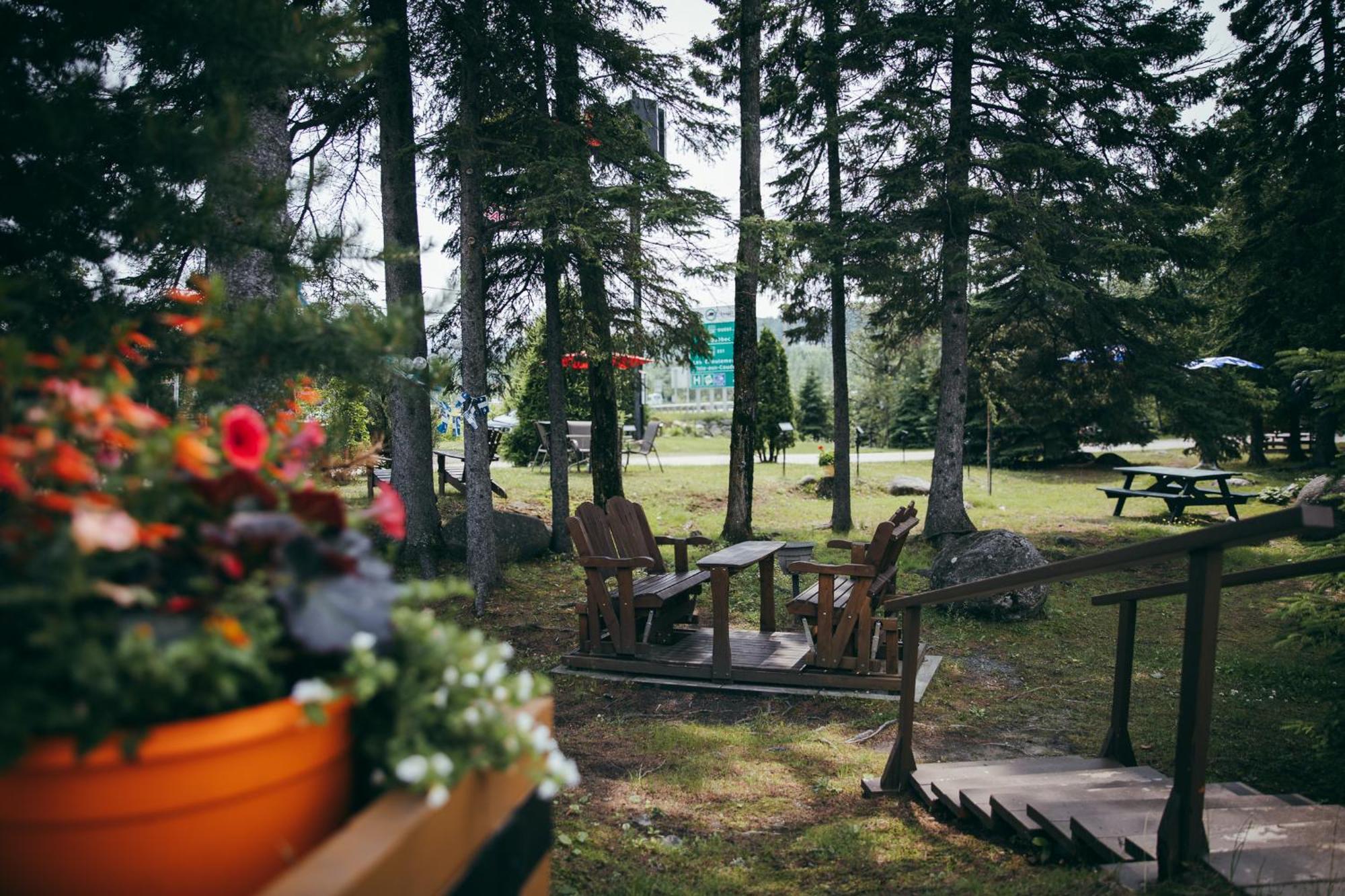 Motel Des Cascades บี-แซ็ง-ปอล ภายนอก รูปภาพ