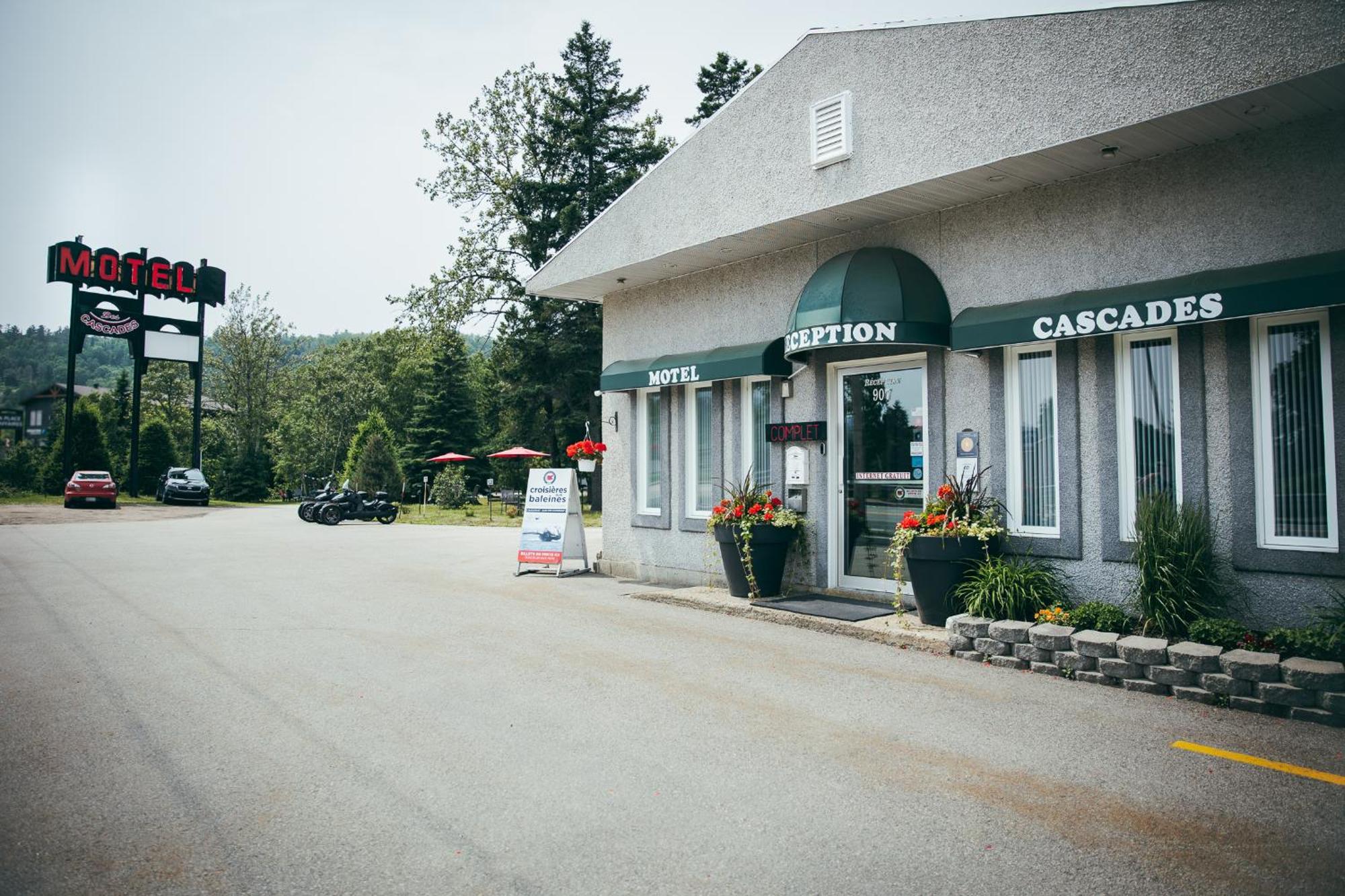 Motel Des Cascades บี-แซ็ง-ปอล ภายนอก รูปภาพ